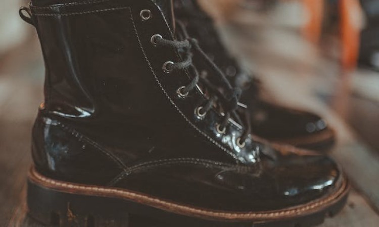Chunky Boots Outfits That Will Elevate Your Winter Style